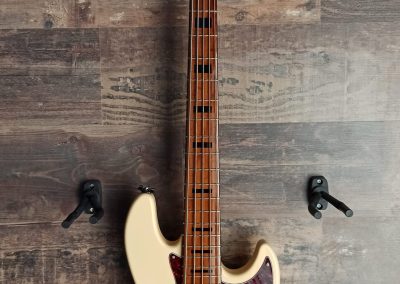 Antes y después de un Jazz Bass