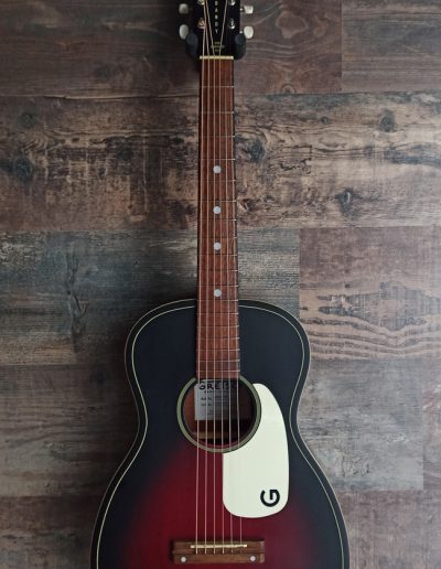 Exposición en pared de guitarra Gretsch G9500 Jim Dandy