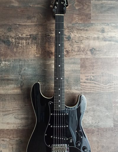 Exposición en pared de guitarra Fender AST Aerodyne Stratocaster