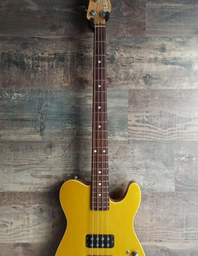 Exposición en pared de guitarra G&L ASAT Bass