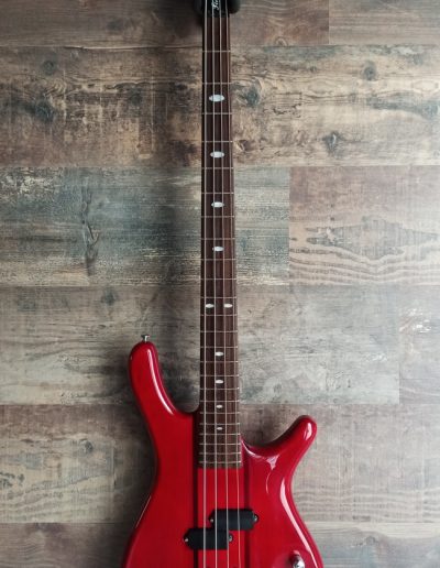 Exposición en pared de guitarra Fine Bass 4st Red