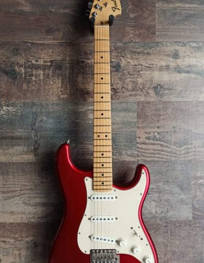 Exposición en pared de guitarra Fender CBS reissue Candy Red