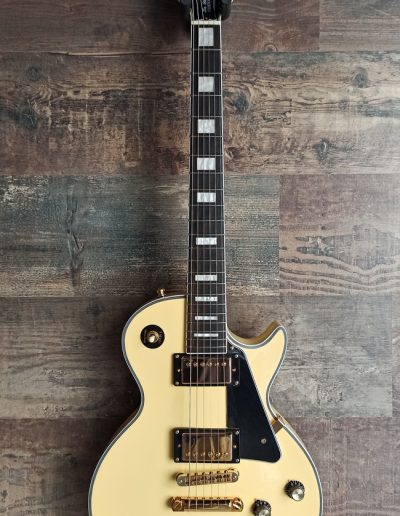 Exposición en pared de guitarra Gibson Les Paul Custom Wildwood Classic White