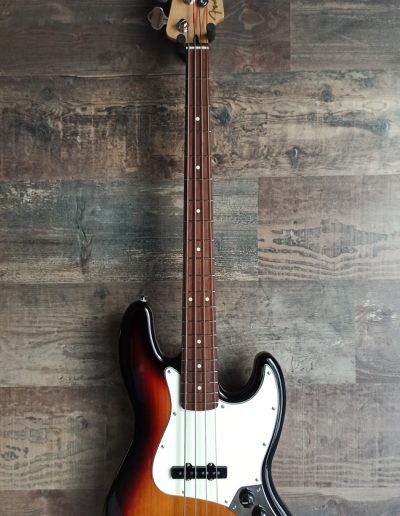 Exposición en pared de guitarra Fender Jazz Bass PF 3TS