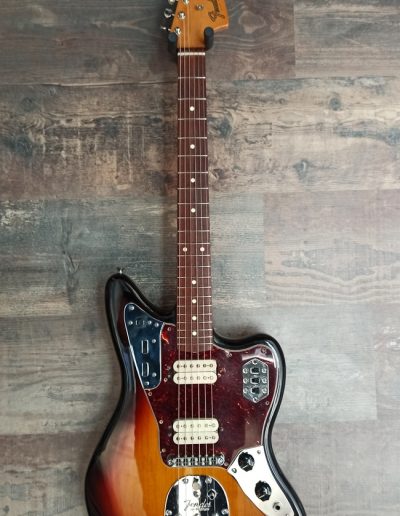 Exposición en pared de guitarra Fender Jaguar Kurt Cobain