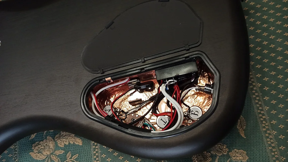 Warwick RockBass Corvette Basic, 4-Strings 2024 - Nirvana Black Transparent Satin - Imagen 14