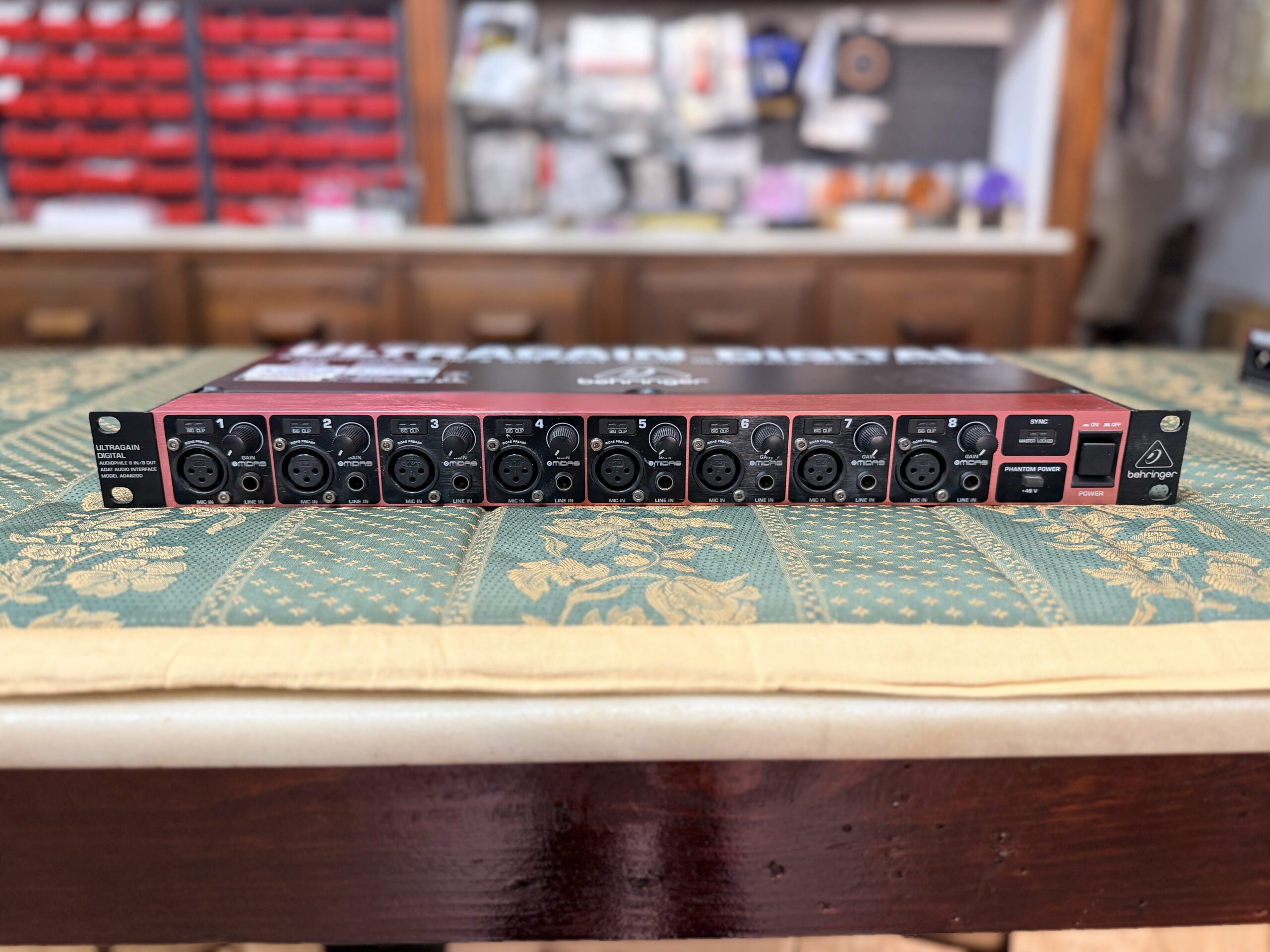 Focusrite Scarlett 18i20 2ª Generación + Behringer ADA8200 Ultragain - Imagen 3