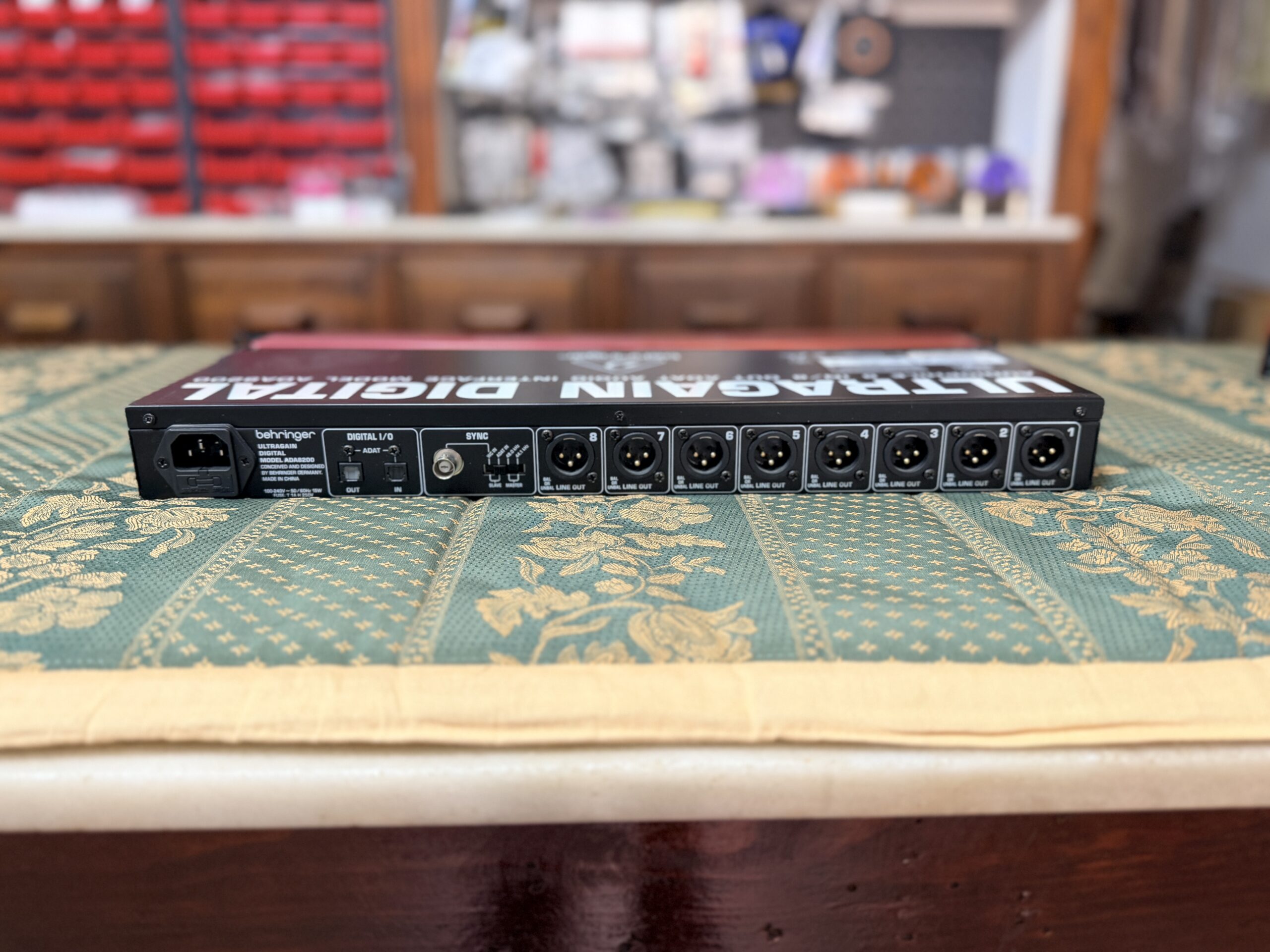 Focusrite Scarlett 18i20 2ª Generación + Behringer ADA8200 Ultragain - Imagen 4