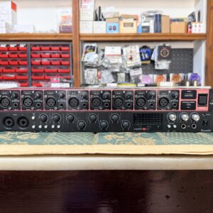 Focusrite Scarlett 18i20 2ª Generación + Behringer ADA8200 Ultragain